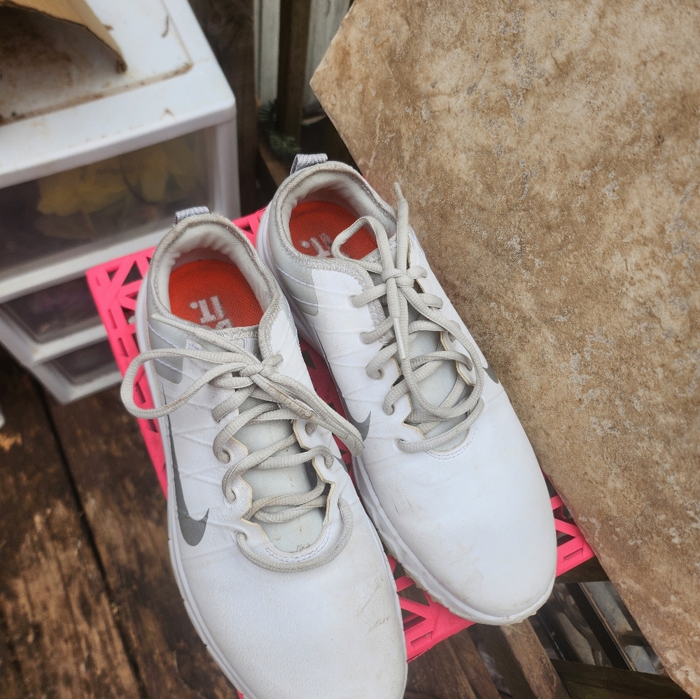 Nike White and Gray Sneakers - Picture 4 of 4